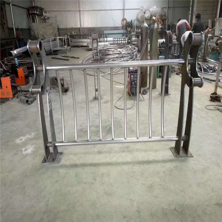 Stainless steel landscape guardrail