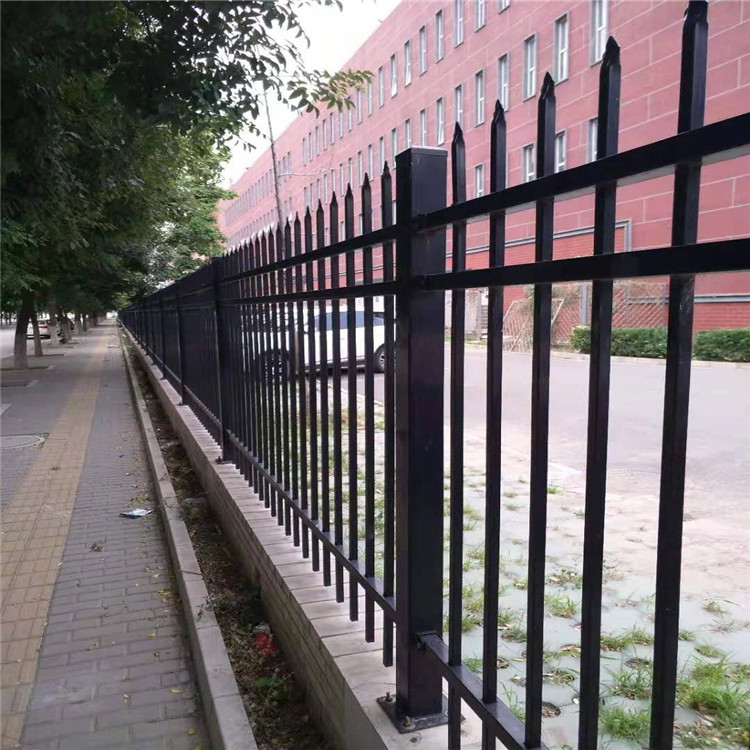 Courtyard Wall Craft Column