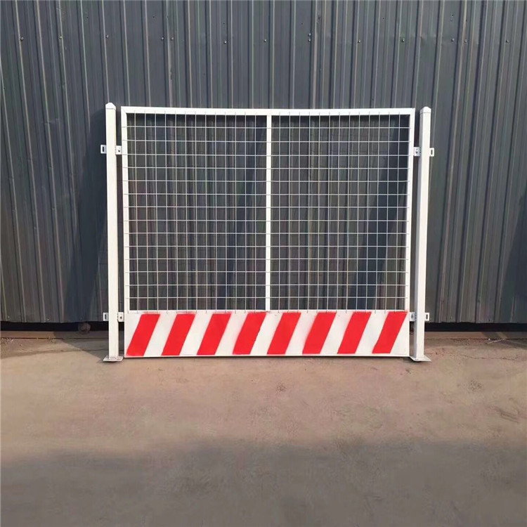 Special guardrail for foundation pit