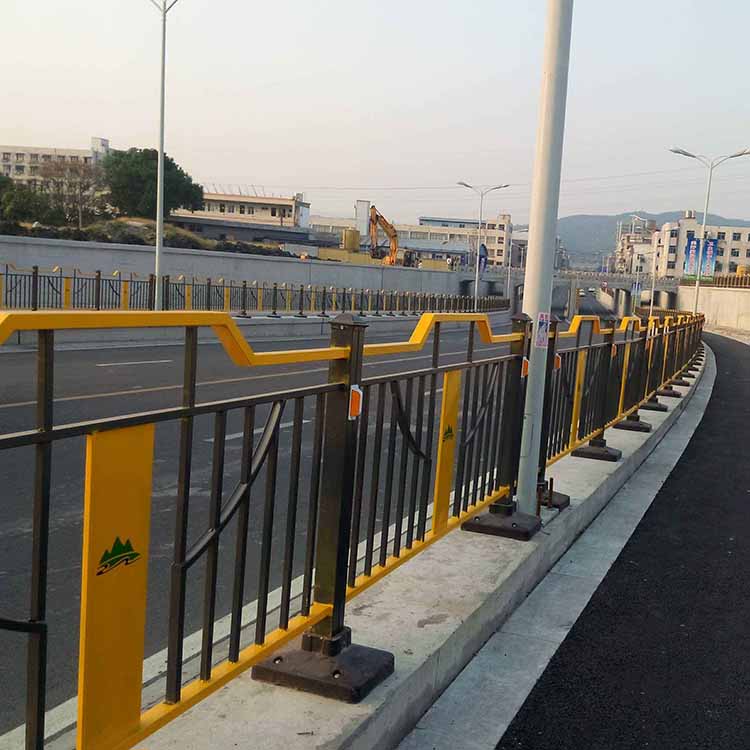 交通护栏厂家